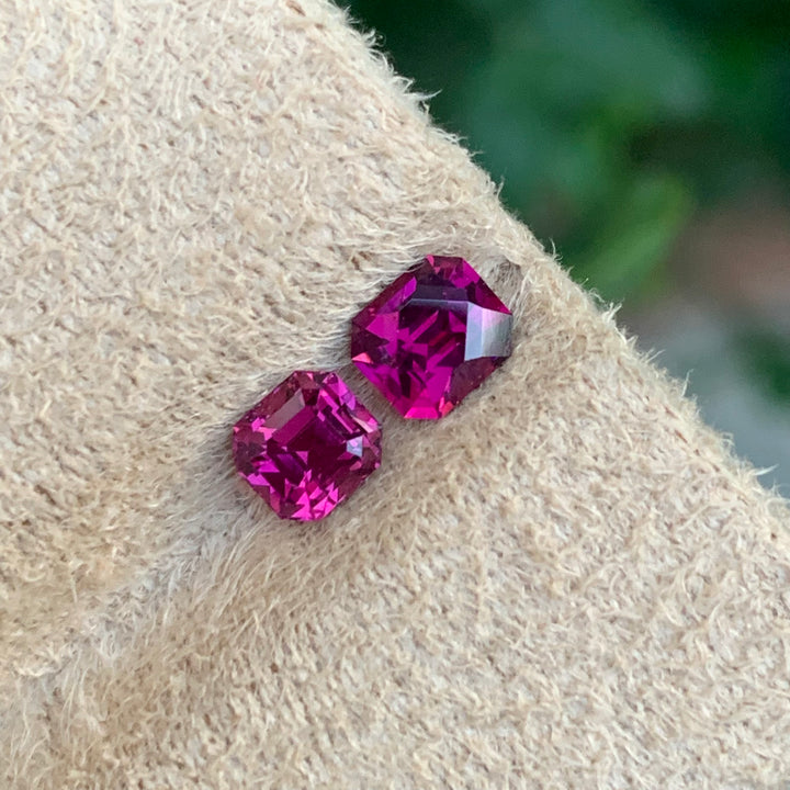 1.70 Carats Loose Pink Rhodolite Garnet Pieces