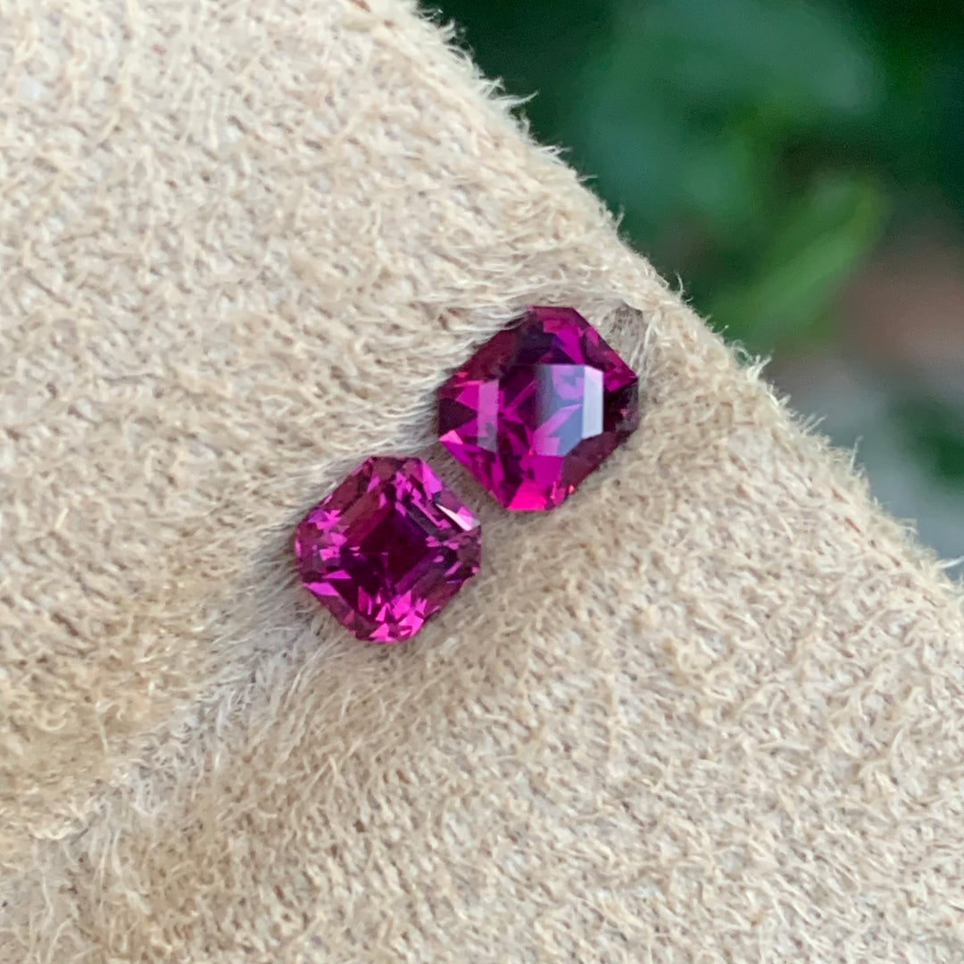 1.70 Carats Loose Pink Rhodolite Garnet Pieces