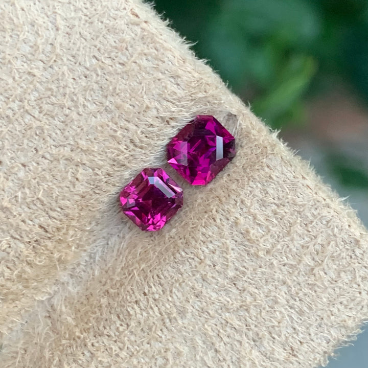 1.70 Carats Loose Pink Rhodolite Garnet Pieces