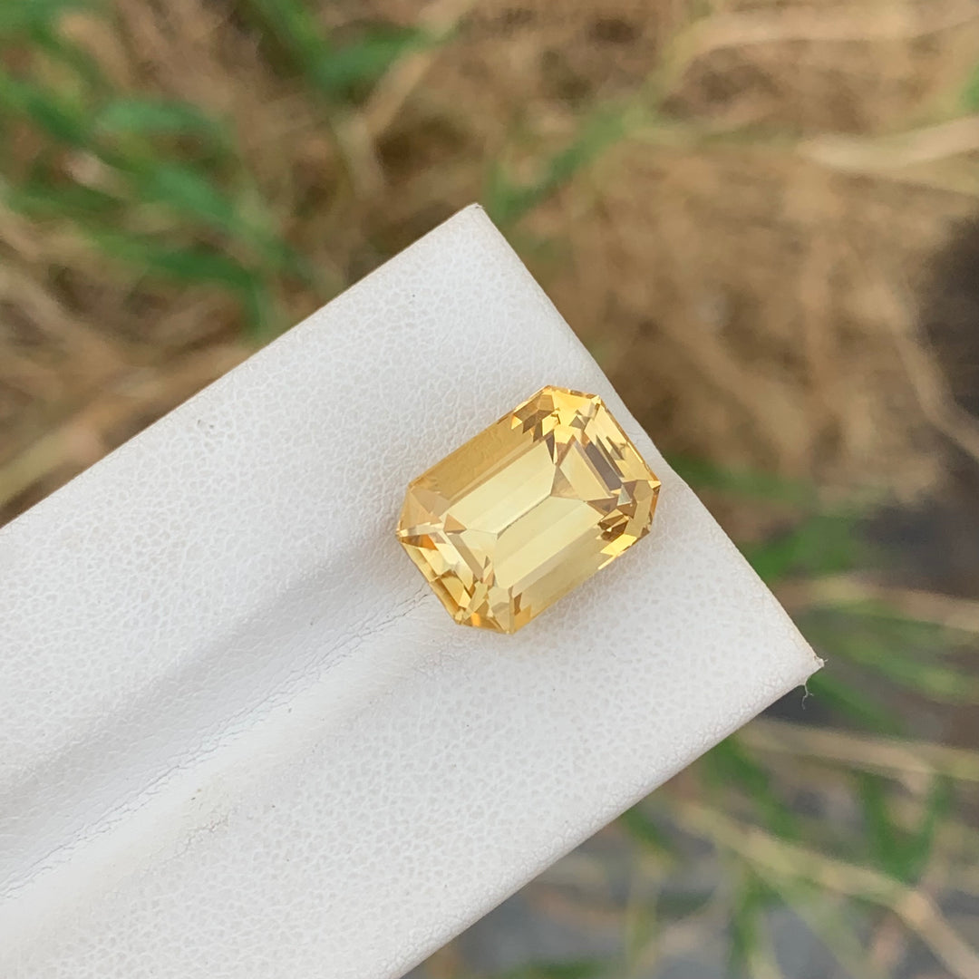 8.65 Carats Loose Citrine Emerald Cut