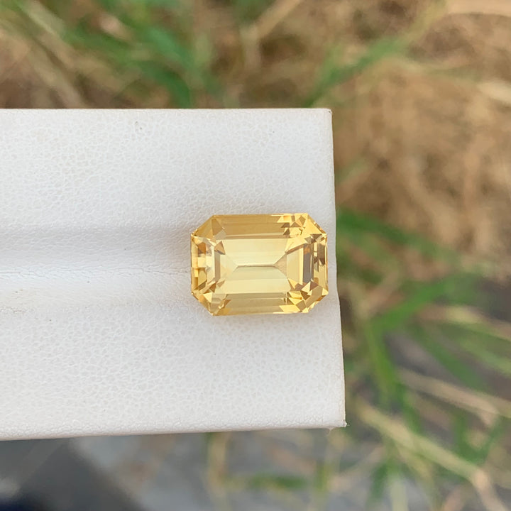 8.65 Carats Loose Citrine Emerald Cut