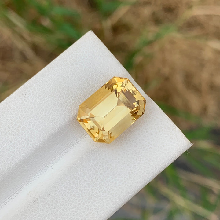 8.65 Carats Loose Citrine Emerald Cut