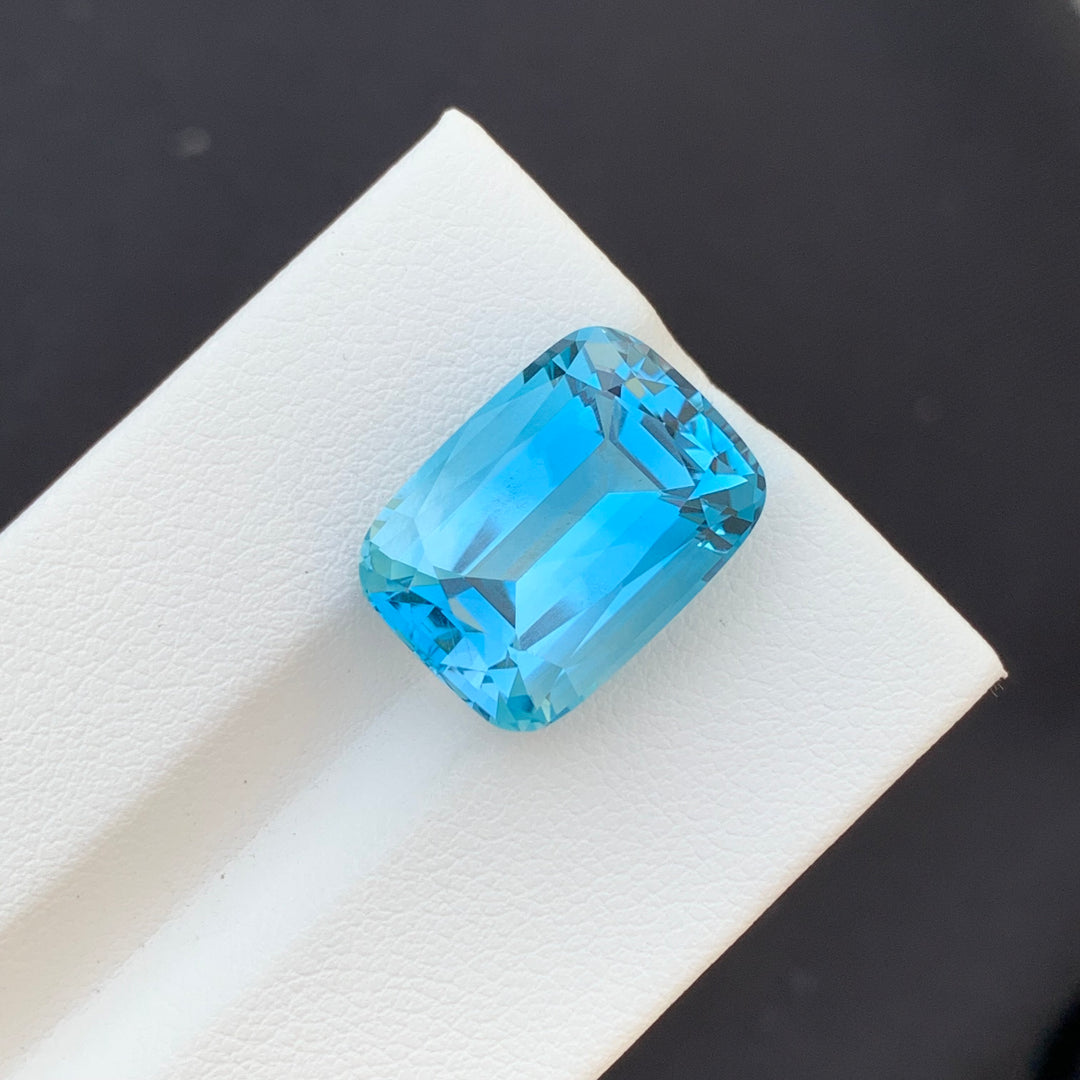 14.95 Carats Faceted Cushion Shape Sky Blue Topaz For Jewelry