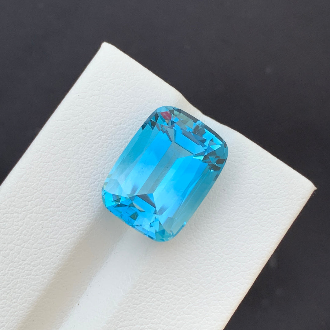 14.95 Carats Faceted Cushion Shape Sky Blue Topaz For Jewelry