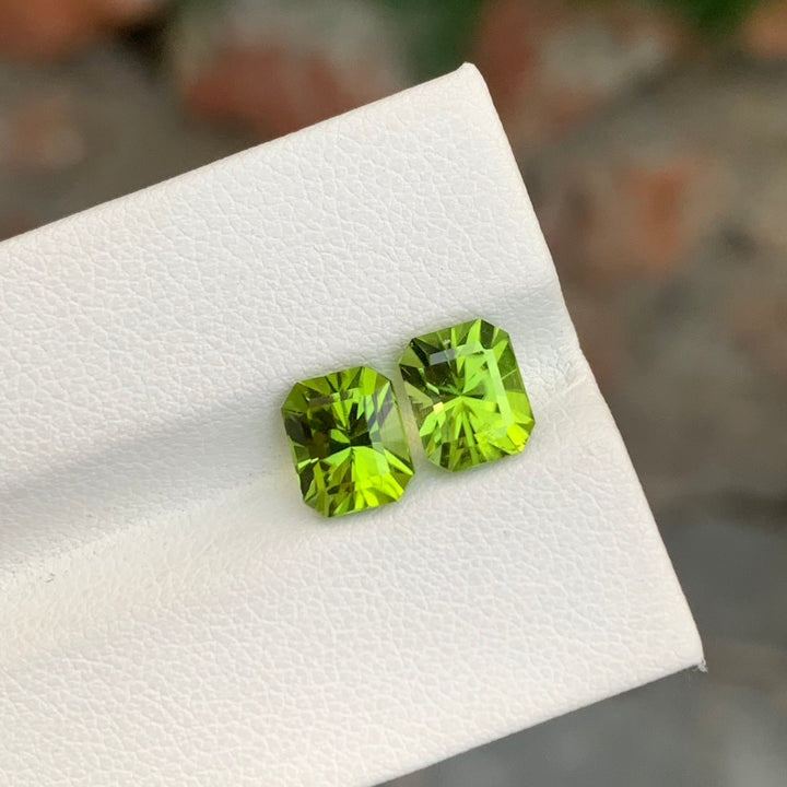 3.90 Carats Beautiful Faceted Emerald Shape Peridot Pair