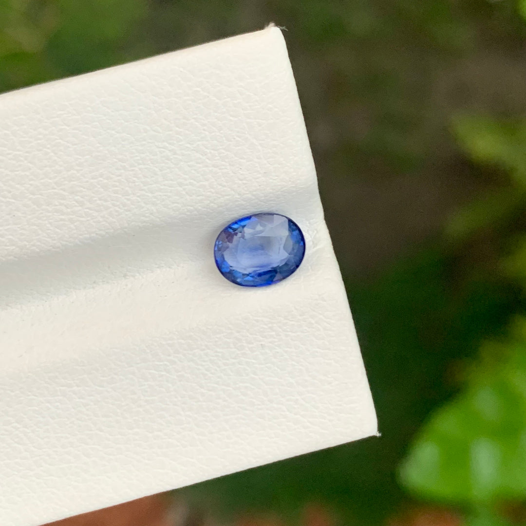 1.37 Carats Loose Cushion Cut Blue Sapphire