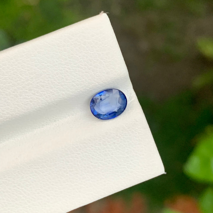 1.37 Carats Loose Cushion Cut Blue Sapphire