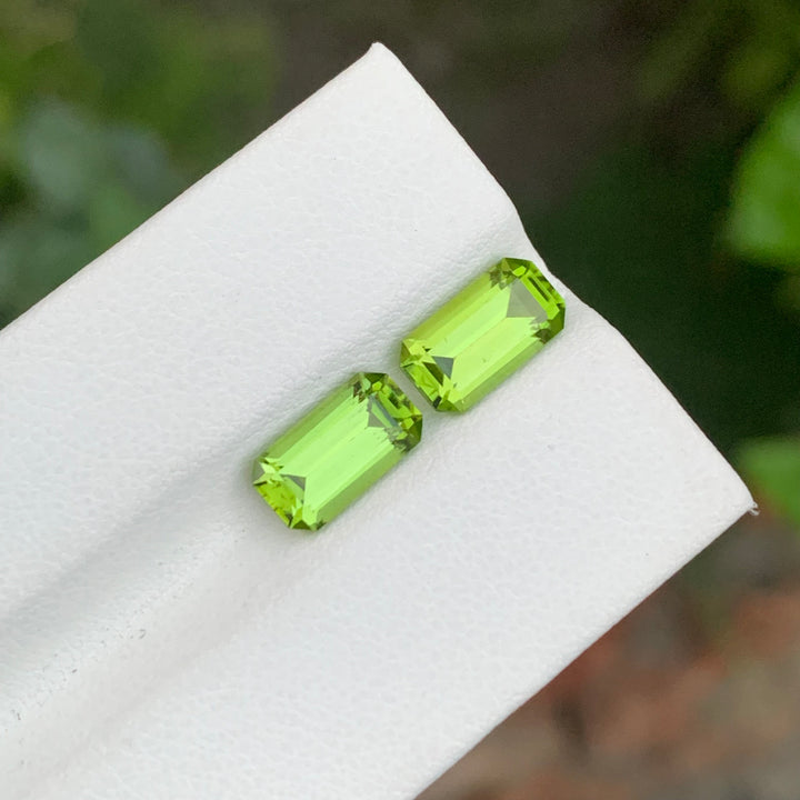 4.20 Carats Faceted Emerald Shape Apple Green Peridot Pair