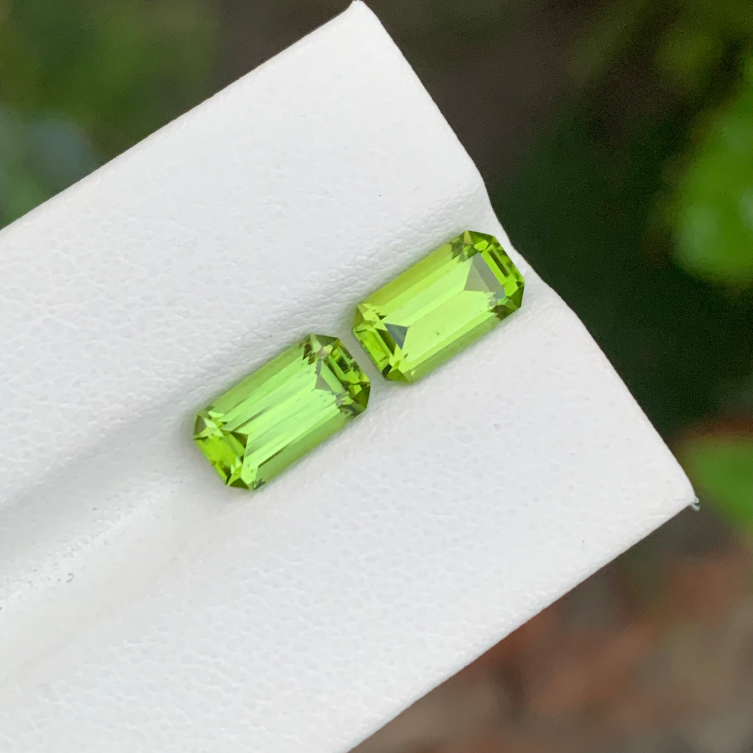 4.20 Carats Faceted Emerald Shape Apple Green Peridot Pair