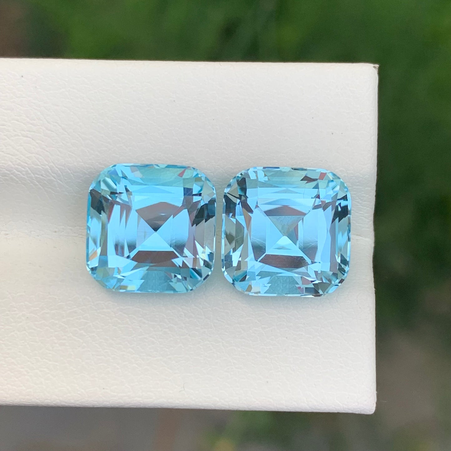 15.15 Carats Sky Blue Topaz Pair Gemstones