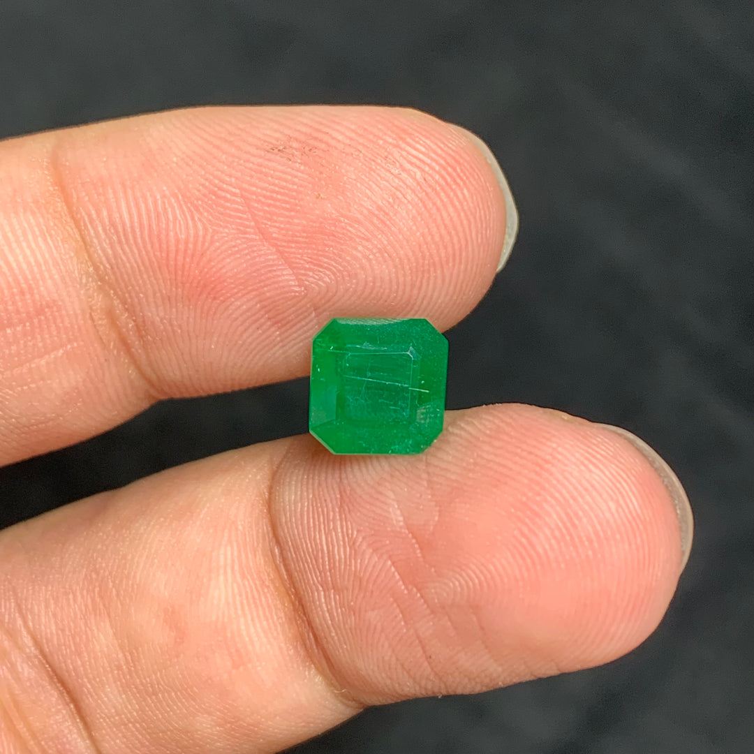 2.25 Carats Faceted Square Shape Emerald