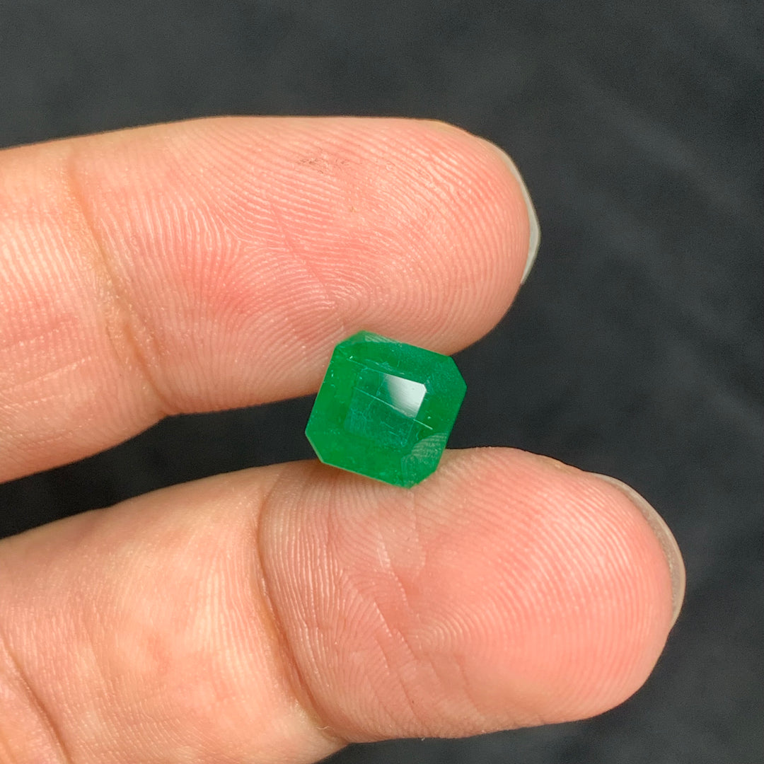 2.25 Carats Faceted Square Shape Emerald