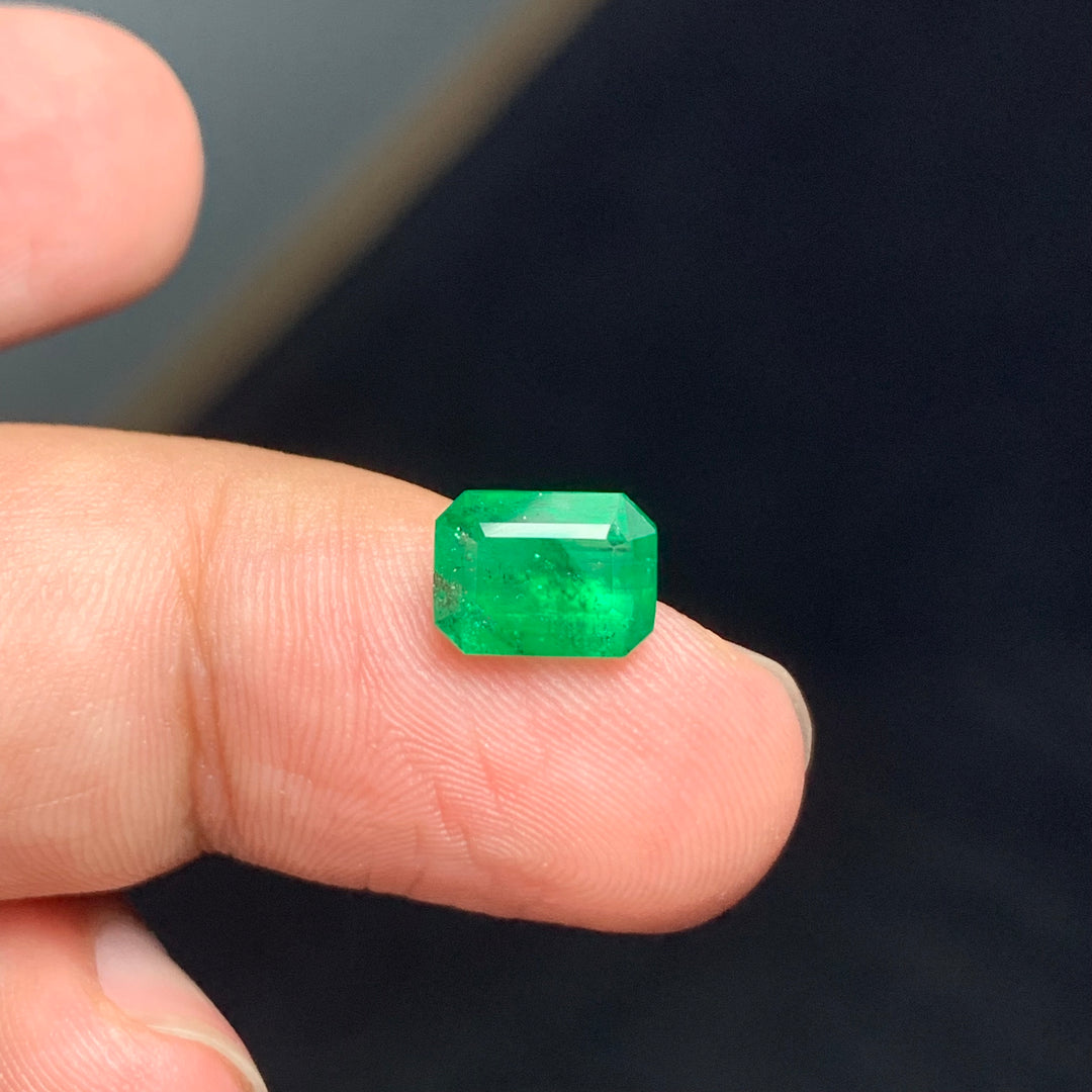 1.65 Carats Lovely Faceted Swat Emerald