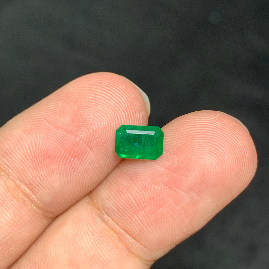 0.80 Carats Natural Faceted Swat Emerald Gemstone