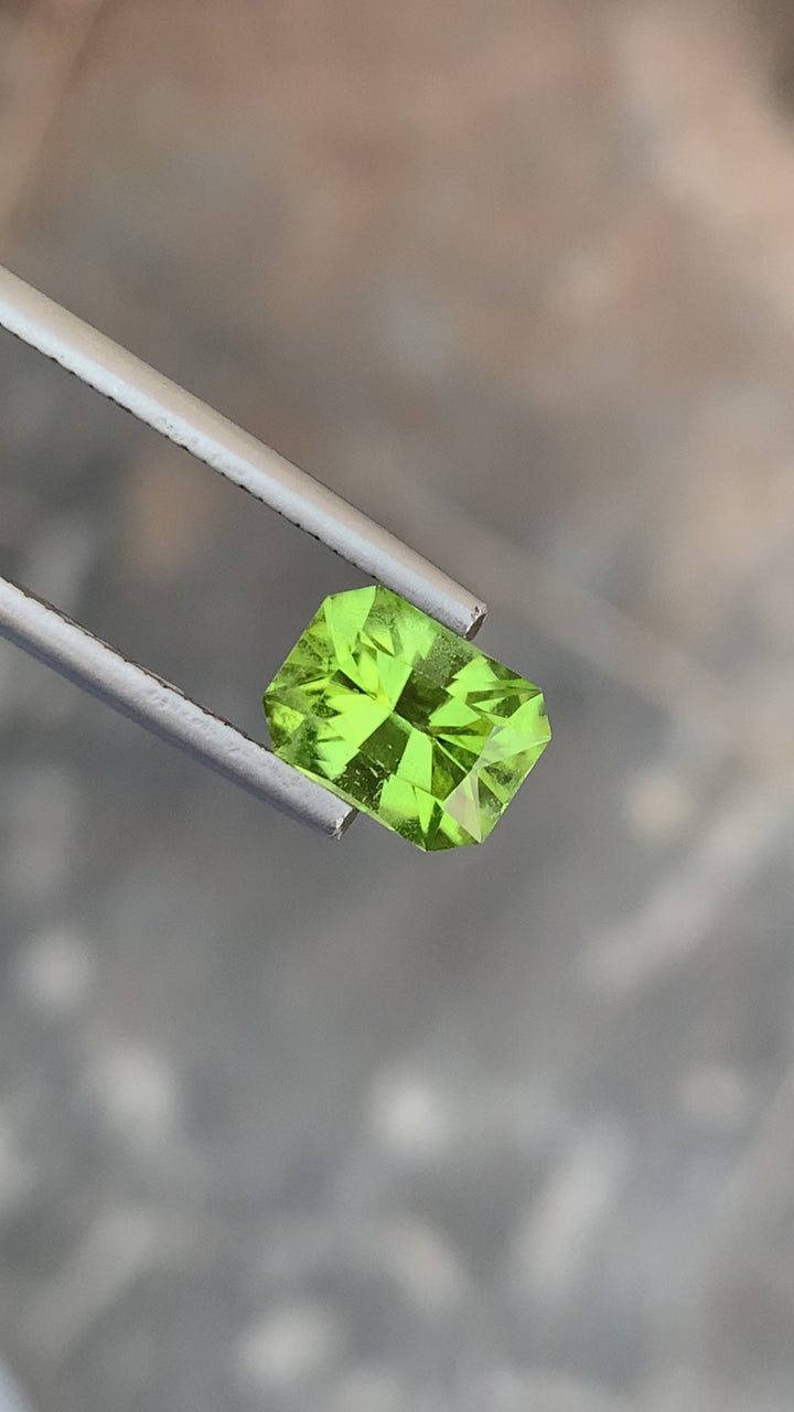 2.35 Carats Stunning Emerald Shape Apple Green Peridot