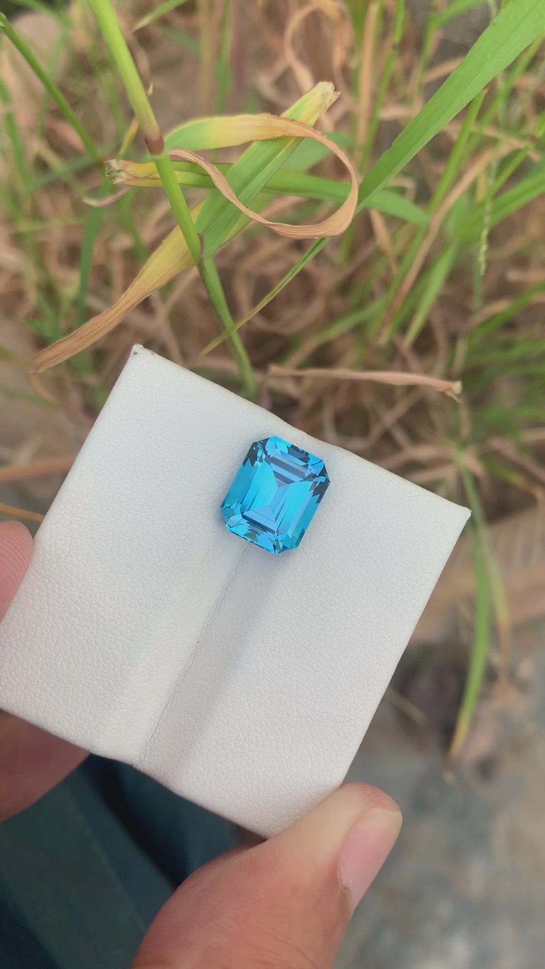 7.45 Carats Beautiful Natural Faceted Asscher Cut Electric Blue Topaz