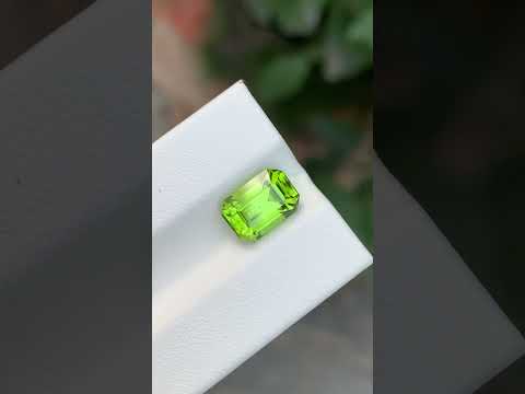 3.35 Carats Green Peridot Stone Emerald Cut Natural Pakistani Gemstone